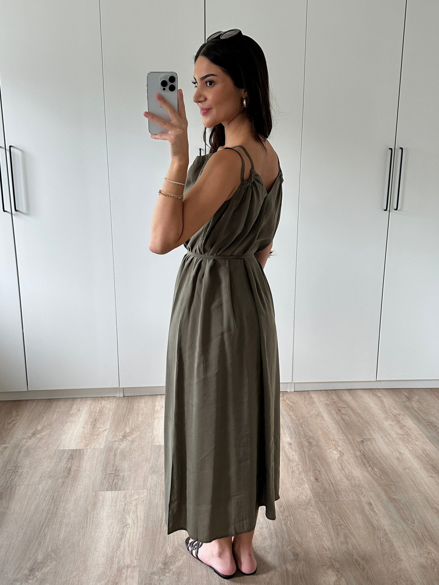 Elani | modisches Damenkleid, stilvolle Schnürung.