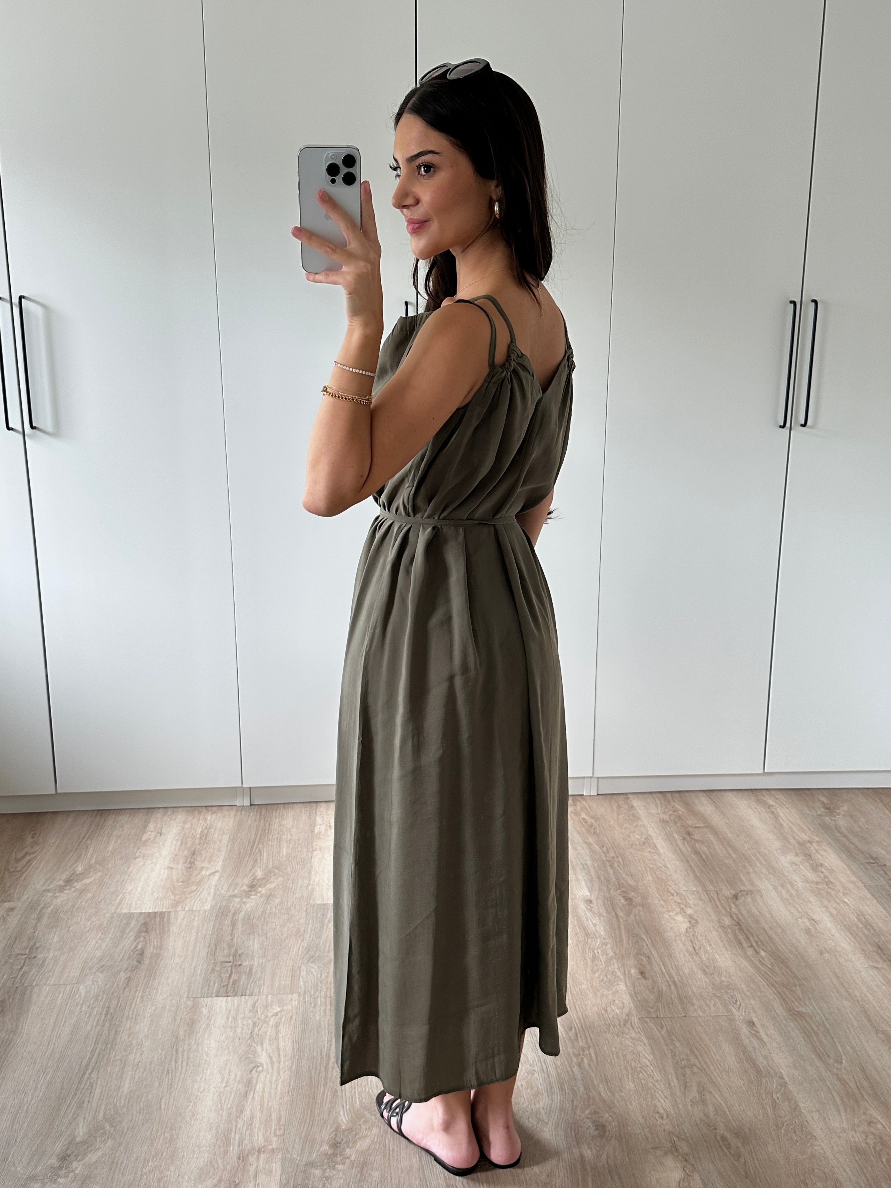 Elani | modisches Damenkleid, stilvolle Schnürung.