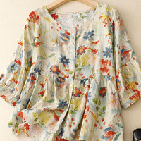 Tamia | Feminine Bluse mit floralen Akzenten und Naturstoffen