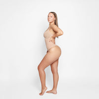 Leonie | nahtloser Shaping-Bodysuit mit String