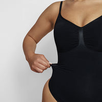 Leonie | nahtloser Shaping-Bodysuit mit String