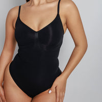 Leonie | nahtloser Shaping-Bodysuit mit String