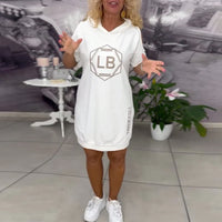 Laylani | sportliches Kleid mit Kapuze und Druck