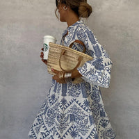 Heli | Blaues Minikleid mit V-Ausschnitt und Ärmeln