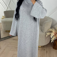 Zusila | Minimalistische Maxikleid mit weiten Ärmeln