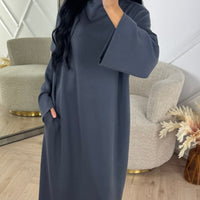 Zusila | Minimalistische Maxikleid mit weiten Ärmeln