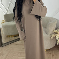 Zusila | Minimalistische Maxikleid mit weiten Ärmeln