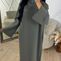 Zusila | Minimalistische Maxikleid mit weiten Ärmeln