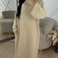 Zusila | Minimalistische Maxikleid mit weiten Ärmeln