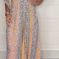 Alison | Kleid mit V-Ausschnitt und Leopardenmuster