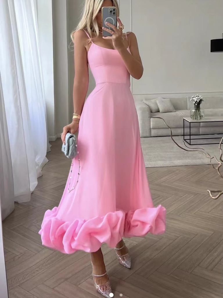 Ruthie | elegantes Kleid mit verspielten Rüschen