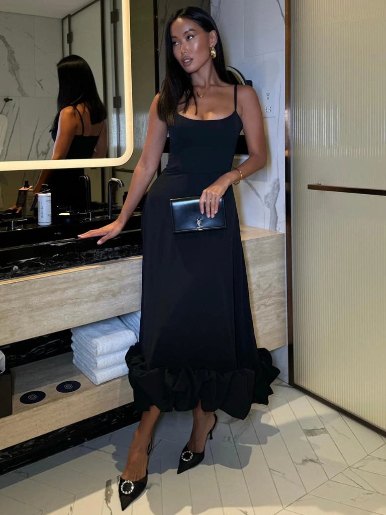 Ruthie | elegantes Kleid mit verspielten Rüschen