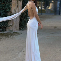 Milani | Zeitloses Maxikleid mit fließendem Umhang