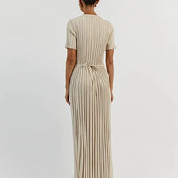 Anastasia | Geripptes Strick-Maxikleid