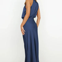 Rochelle | Feminines Satin-Kleid mit Neckholder-Ausschnitt