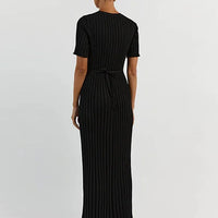 Anastasia | Geripptes Strick-Maxikleid