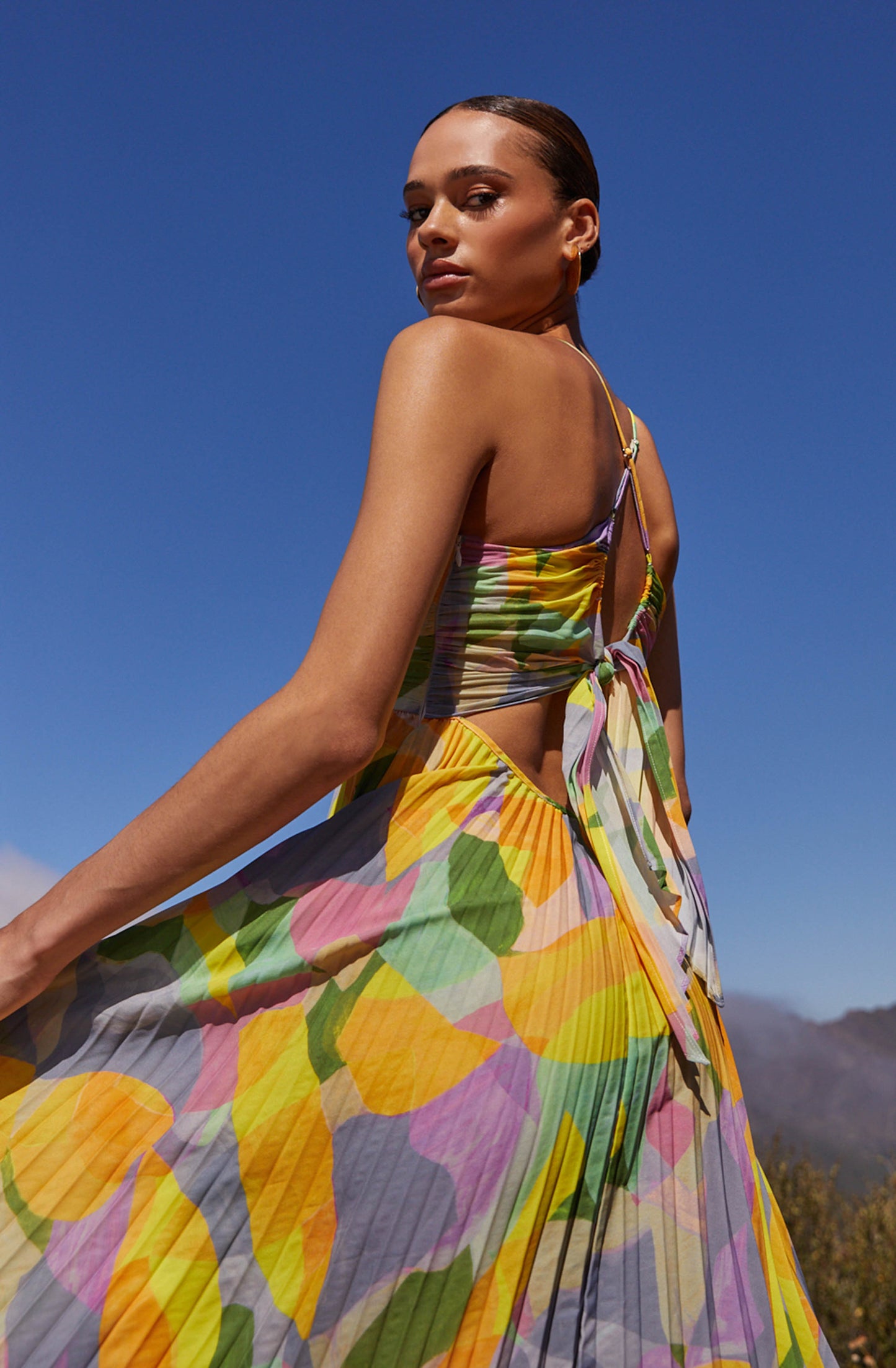 Otelle | Buntes abstraktes plissiertes Midikleid