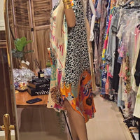 Mae | Bequemes Freizeitkleid mit tiefem V-Ausschnitt