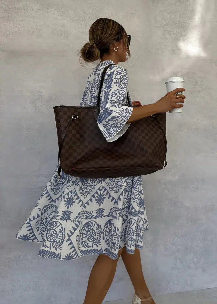 Heli | Blaues Minikleid mit V-Ausschnitt und Ärmeln