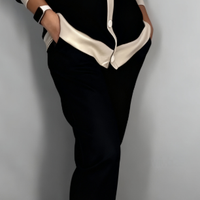 Alexia | Lässiger Damenanzug mit V-Ausschnitt und Hose