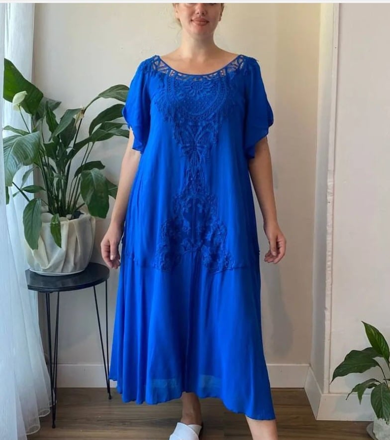 Petunya | Trendiges einfarbiges Kleid im Boho-Ethno-Stil