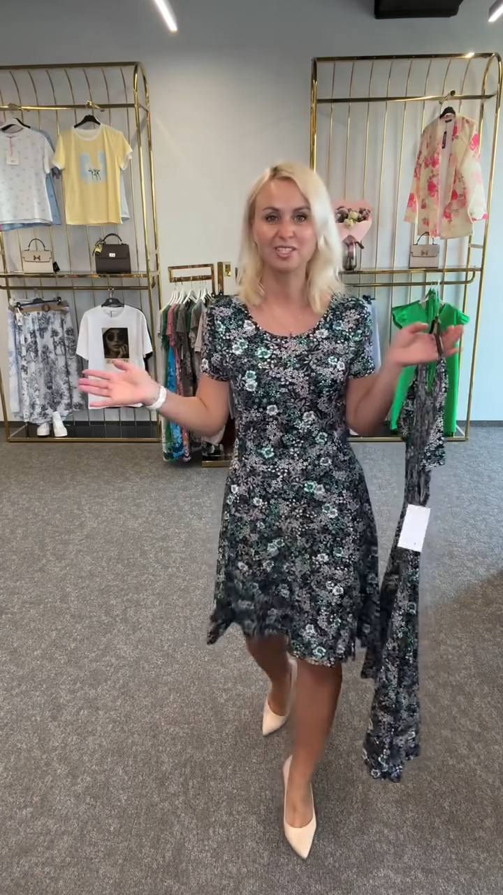 Kiera | stilvolles Kleid mit Rundhalsausschnitt