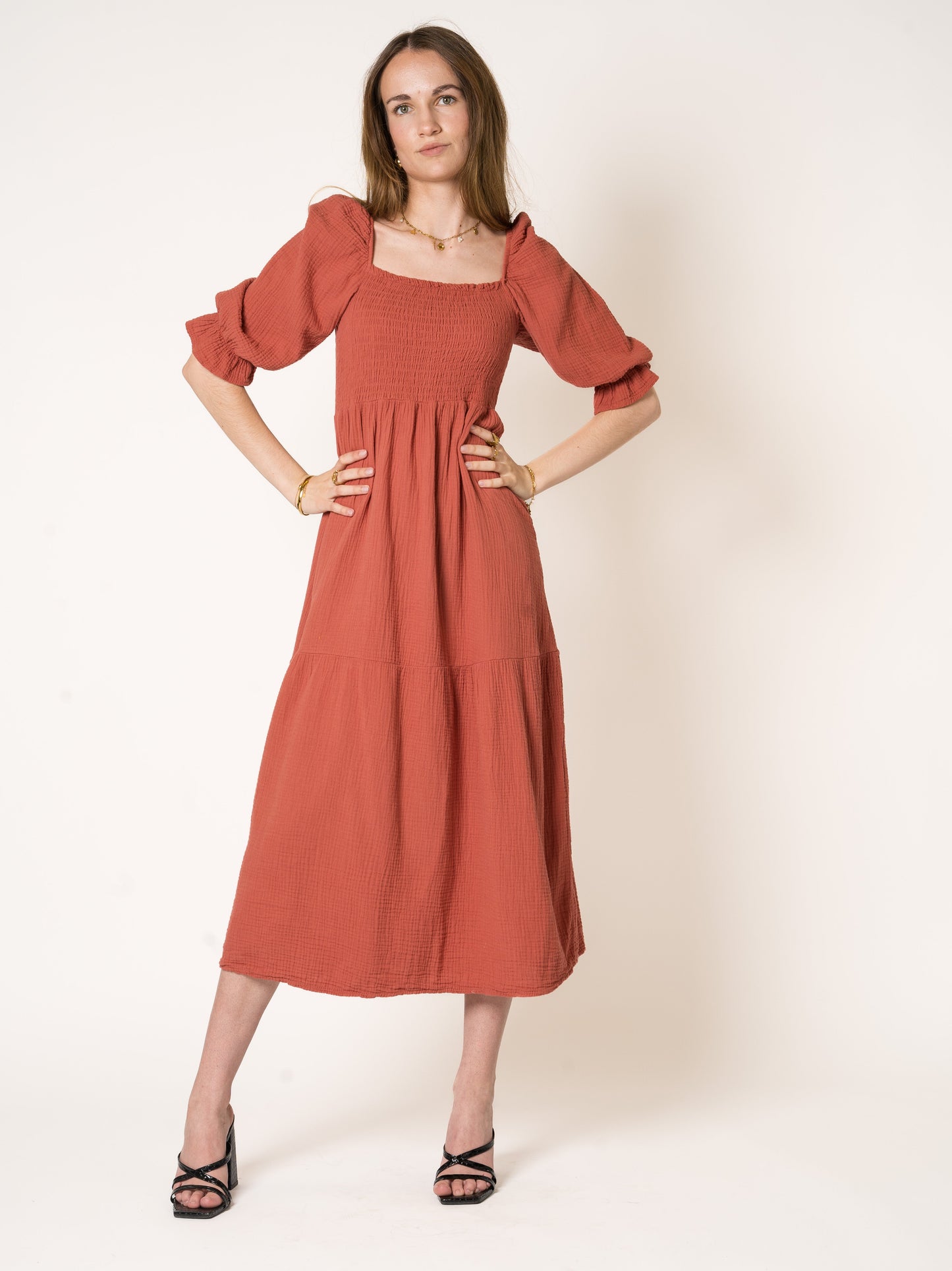 Honey | Texturiertes gestuftes Midikleid