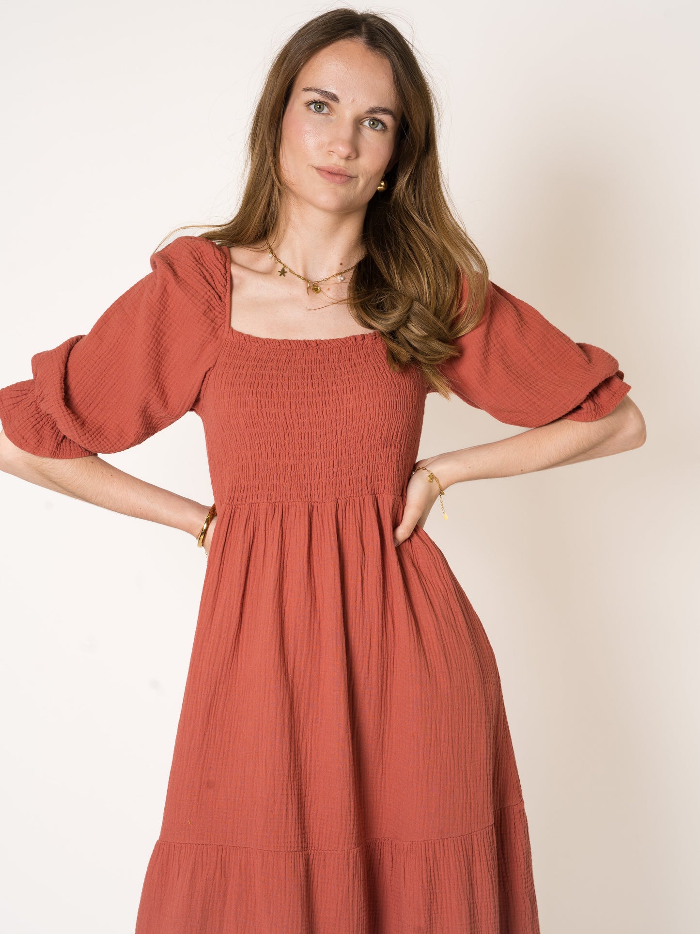 Honey | Texturiertes gestuftes Midikleid