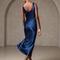 Aliya | langes ärmelloses Kleid aus reiner Seide