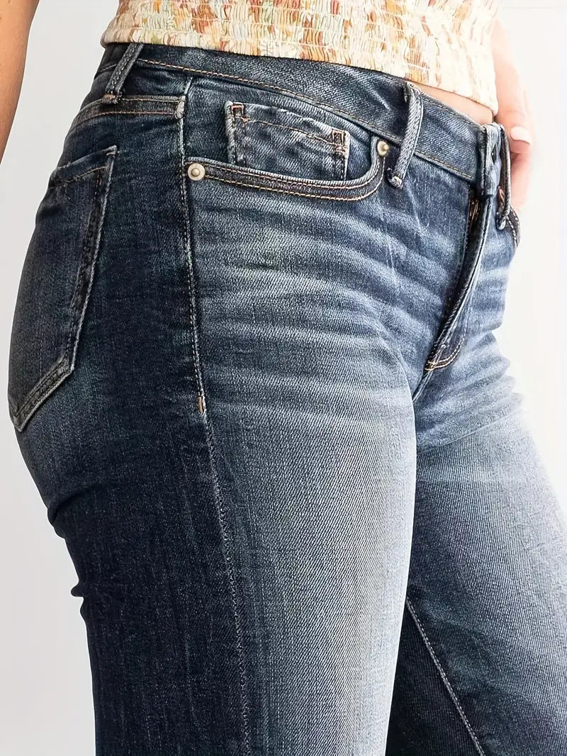 Kendall | Bequeme Flared-Hose im modernen Design