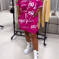 Livie | Lockeres Kleid mit Buchstabenprint