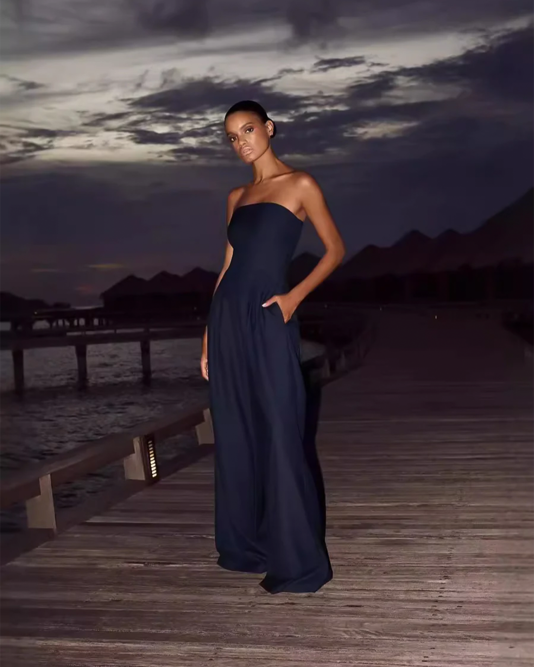 Celira | Schlanker trägerloser Palazzo-Overall