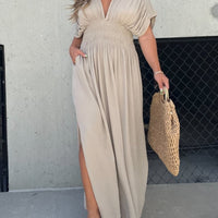 Tessa | Elegantes langes Freizeitkleid mit V-Ausschnitt und Schlitz