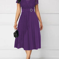 Ava | Kleid mit V-Ausschnitt und Taillenbetonung