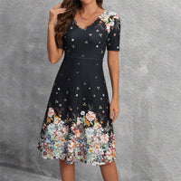 Cassandra™ | Lässiges Damenkleid mit Herzausschnitt und floralem Muster