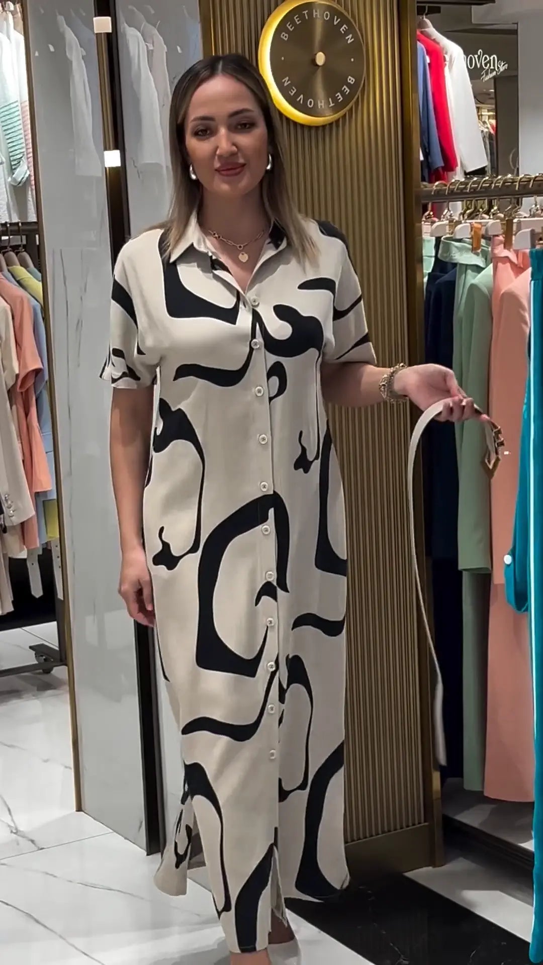 Miras | Gemustertes Kleid mit Taillenbetonung