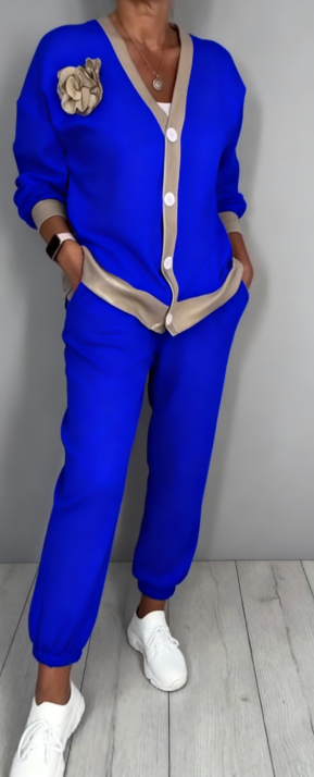 Alexia | Lässiger Damenanzug mit V-Ausschnitt und Hose