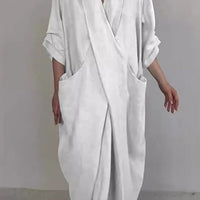 Aiya | Elegantes minimalistisches Kleid mit Tasche und V-Ausschnitt