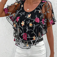 Adeline | elegante Bluse aus schwerem besticktem Netzgewebe