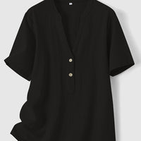 Sofia | feminines Oberteil mit V-Ausschnitt und dekorativer Knopfleiste