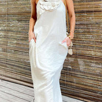 Qincy | Spaghetti-Träger Kleid mit 3D-Blume