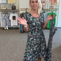 Kiera | stilvolles Kleid mit Rundhalsausschnitt