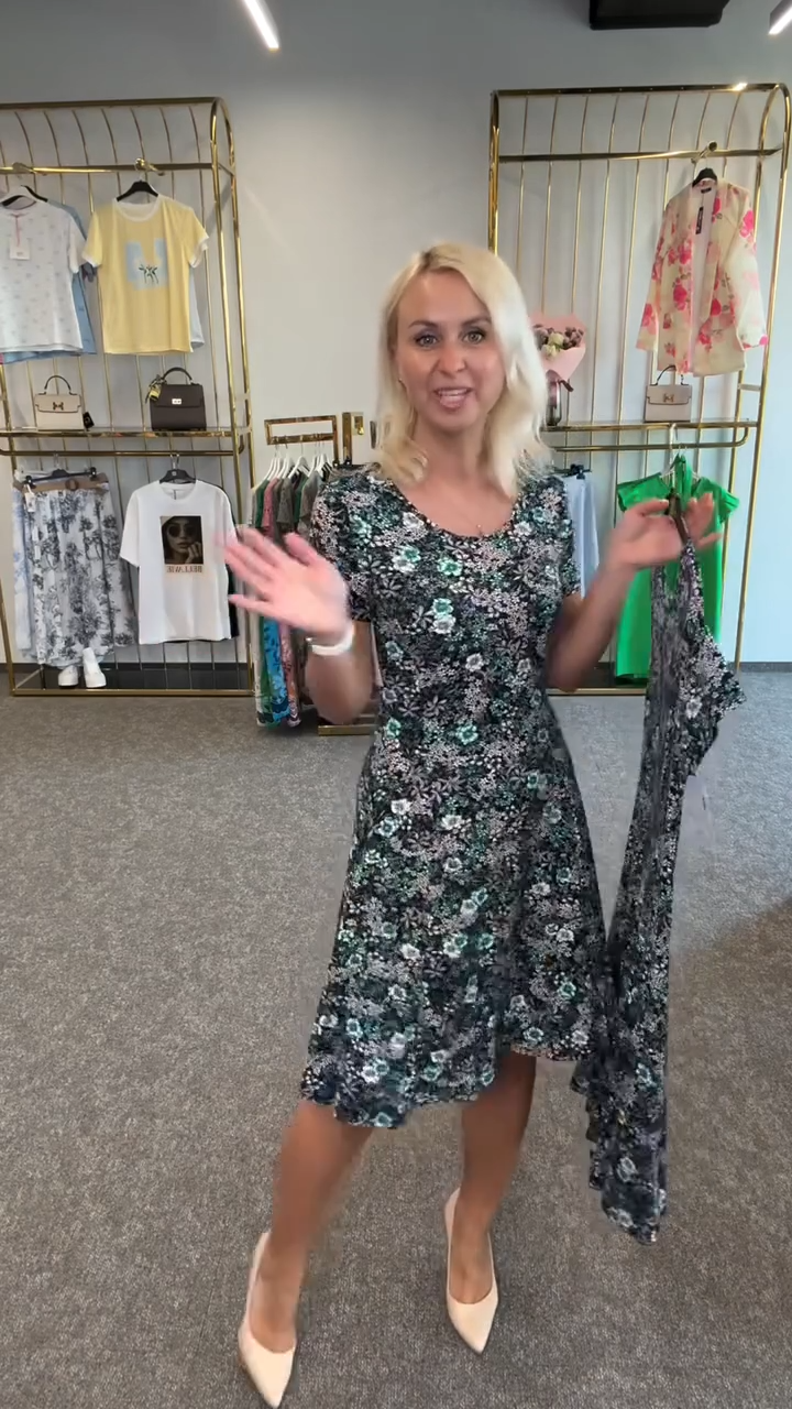 Kiera | stilvolles Kleid mit Rundhalsausschnitt