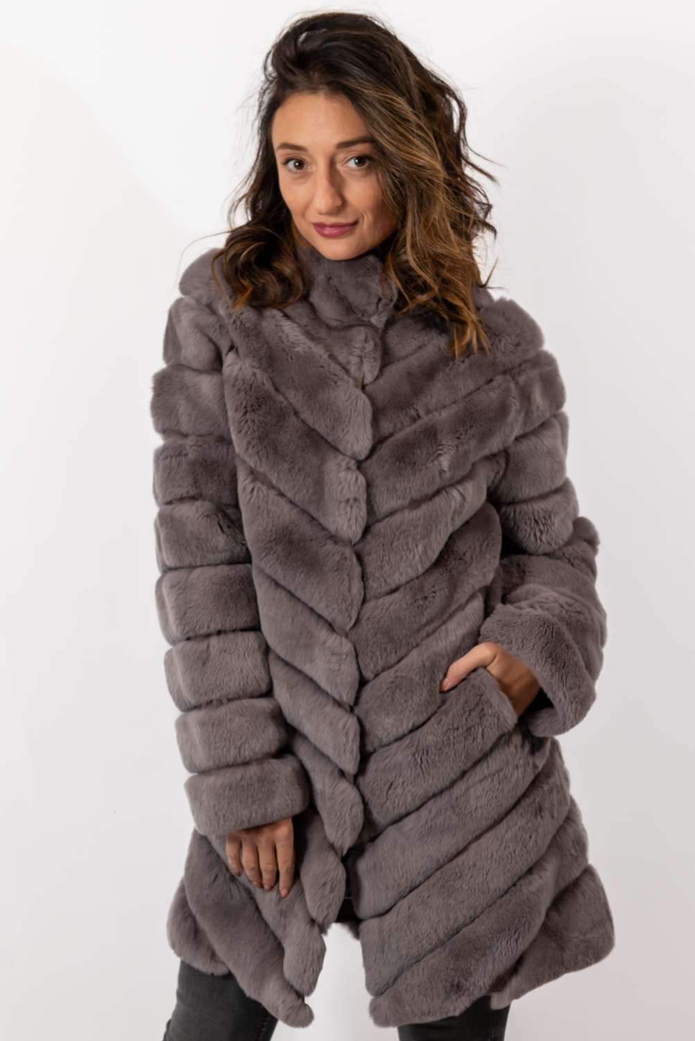 Valena | Damenmantel aus Chinchilla-Kunstfell