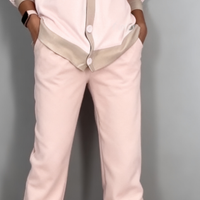 Alexia | Lässiger Damenanzug mit V-Ausschnitt und Hose