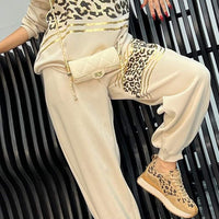 Alanna | Damenanzug, modern mit V-Ausschnitt