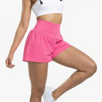 China | Sportliche Shorts mit hoher Taille und fließendem Oberstoff