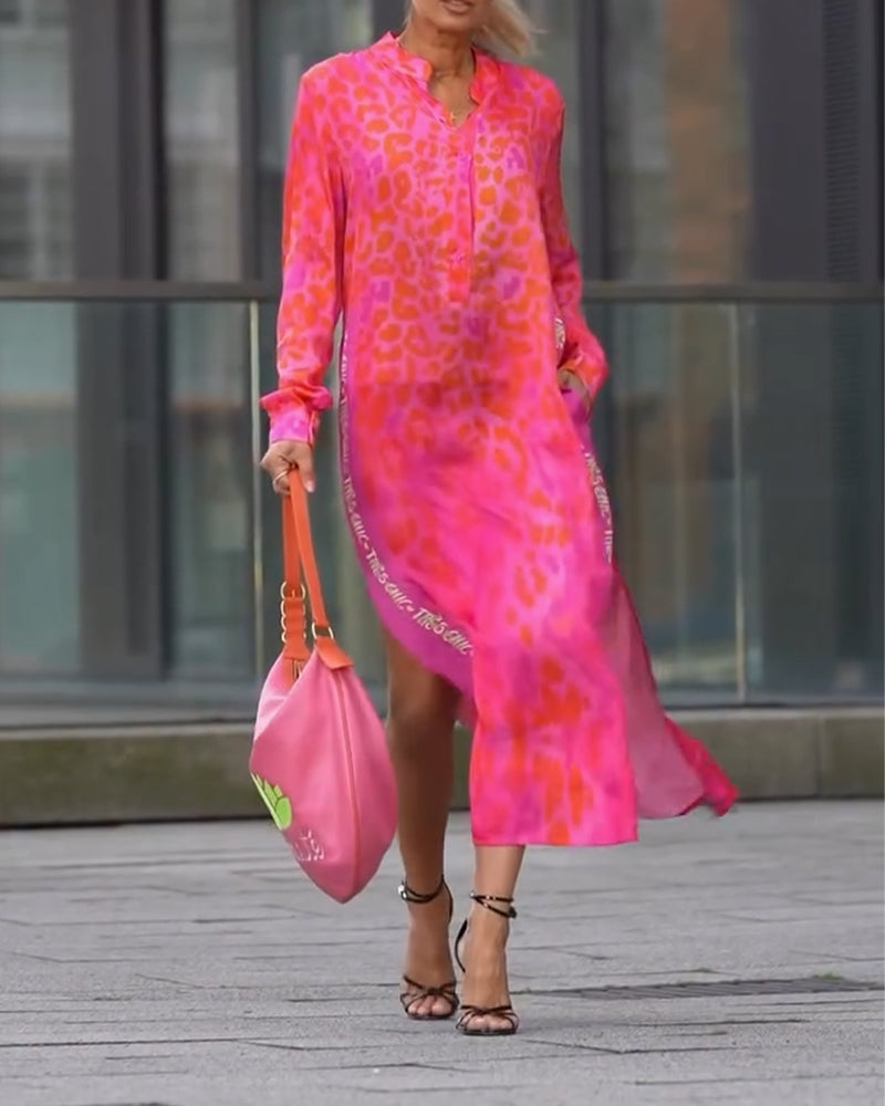 Kia | Langarmkleid mit Schlitz und Leo-Print