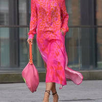 Kia | Langarmkleid mit Schlitz und Leo-Print