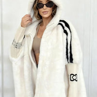 Relina | Gestreifter Plüschmantel mit Kapuze